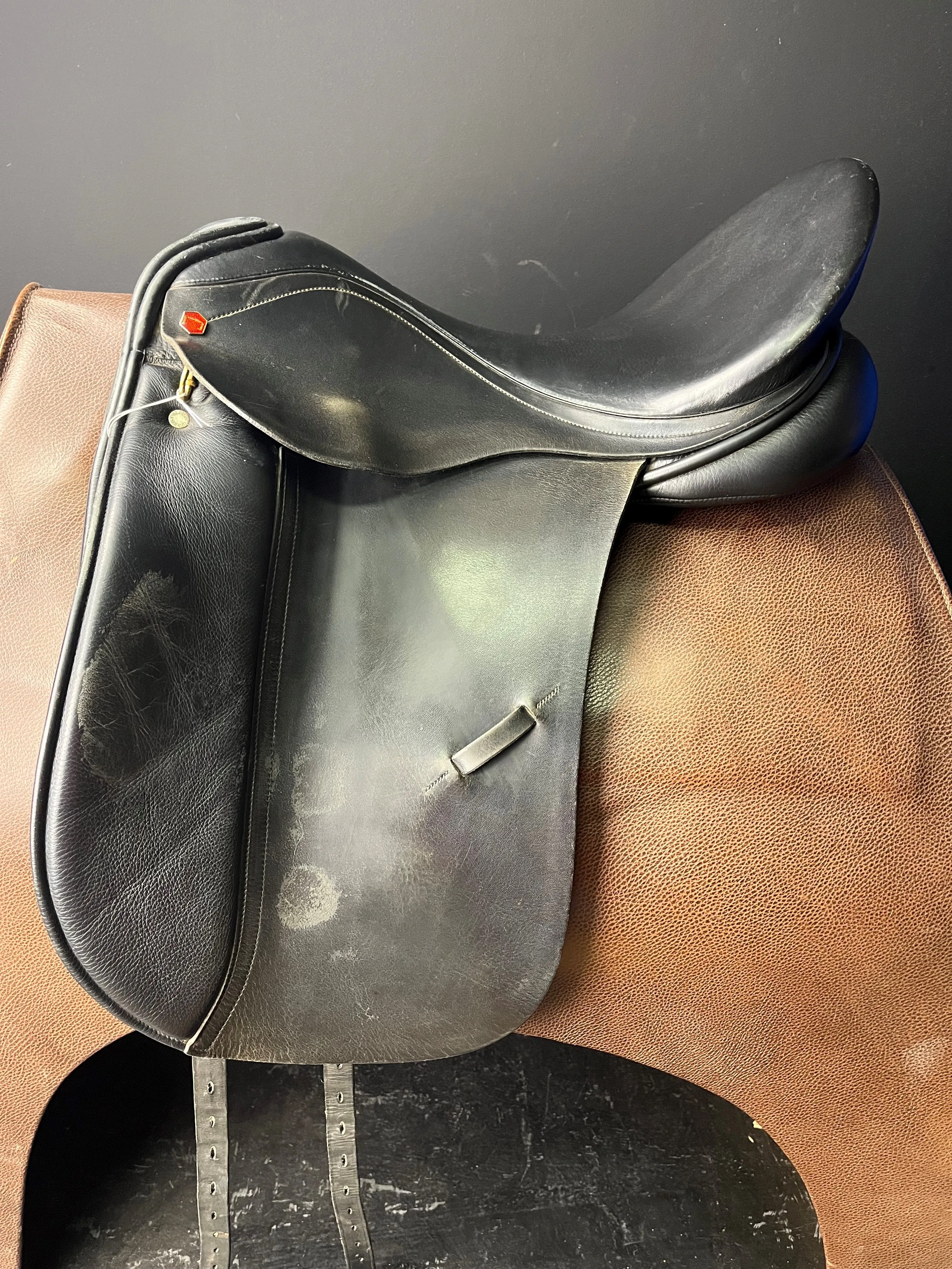 Albion Legend Dressage Saddle 18" ID:2087B