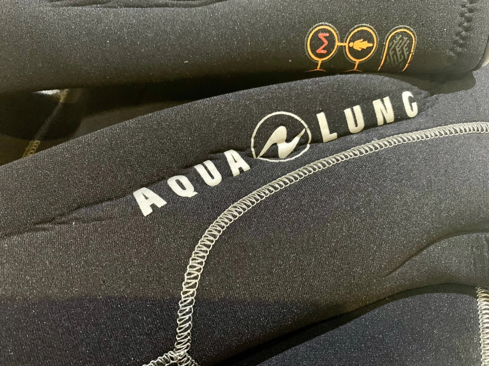 Aqua Lung Wetsuit with Hood 6.5mm High Density Ladies - Size M Pre-owned
