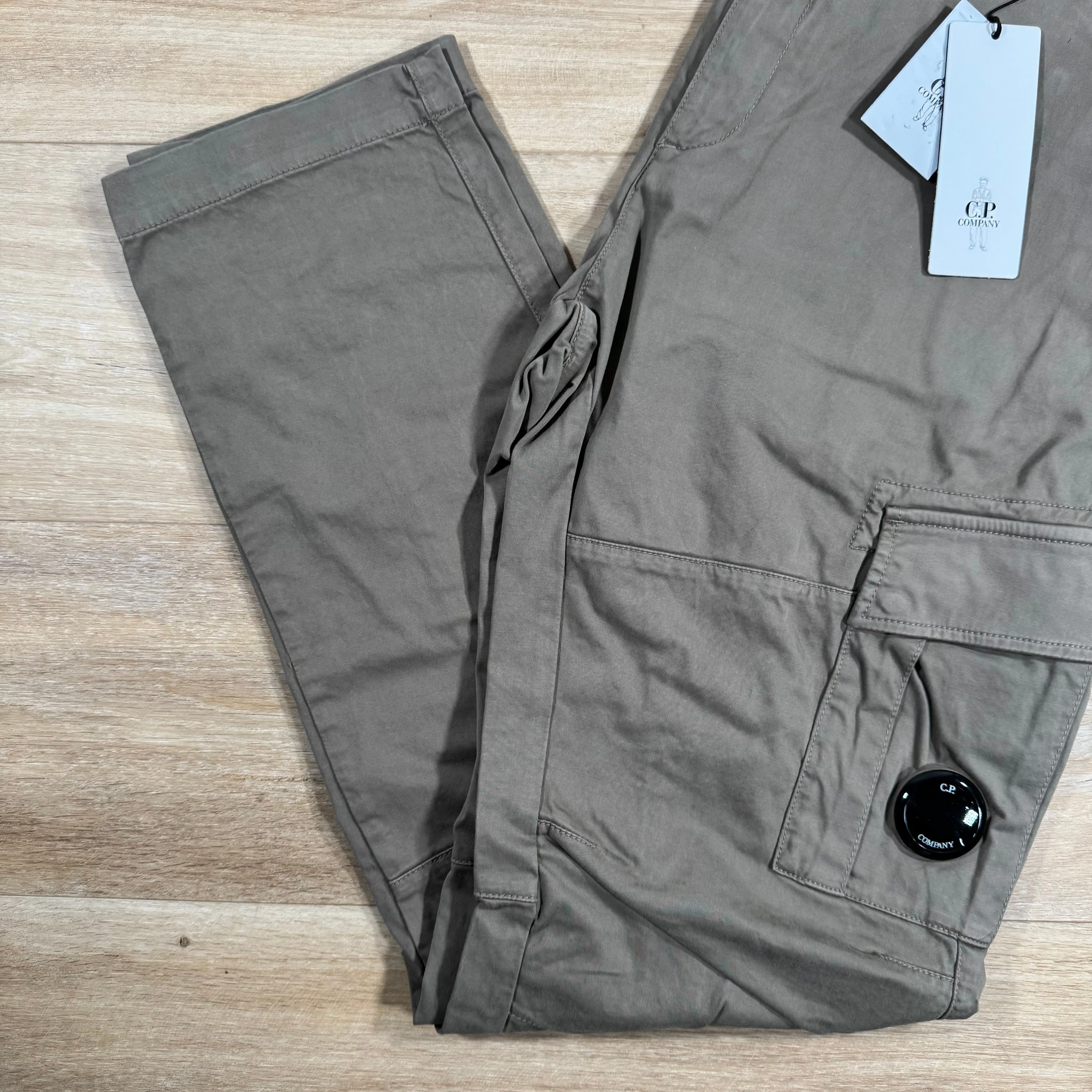 C.P. Company Stretch Sateen Lens Cargo Pants in Walnut