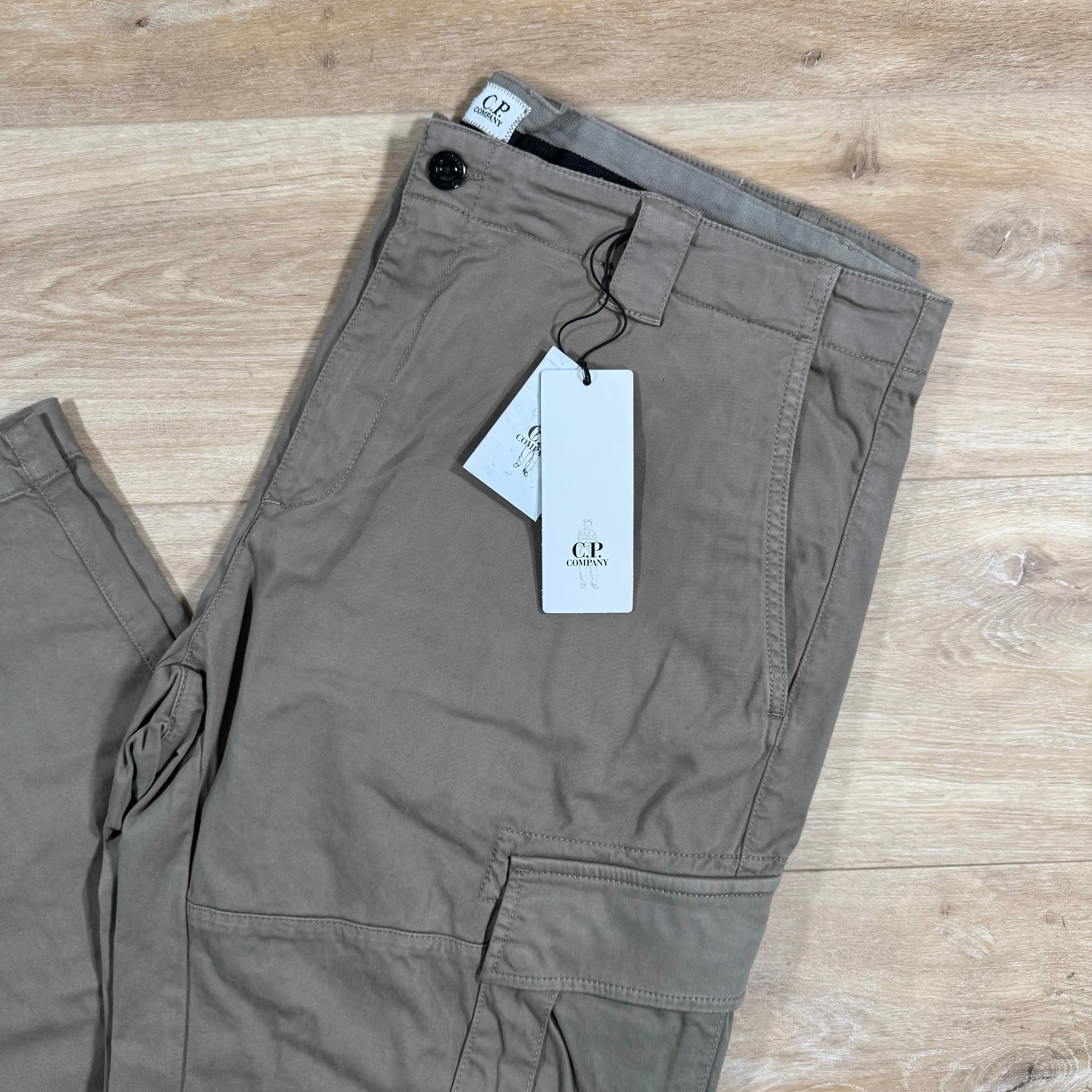 C.P. Company Stretch Sateen Lens Cargo Pants in Walnut