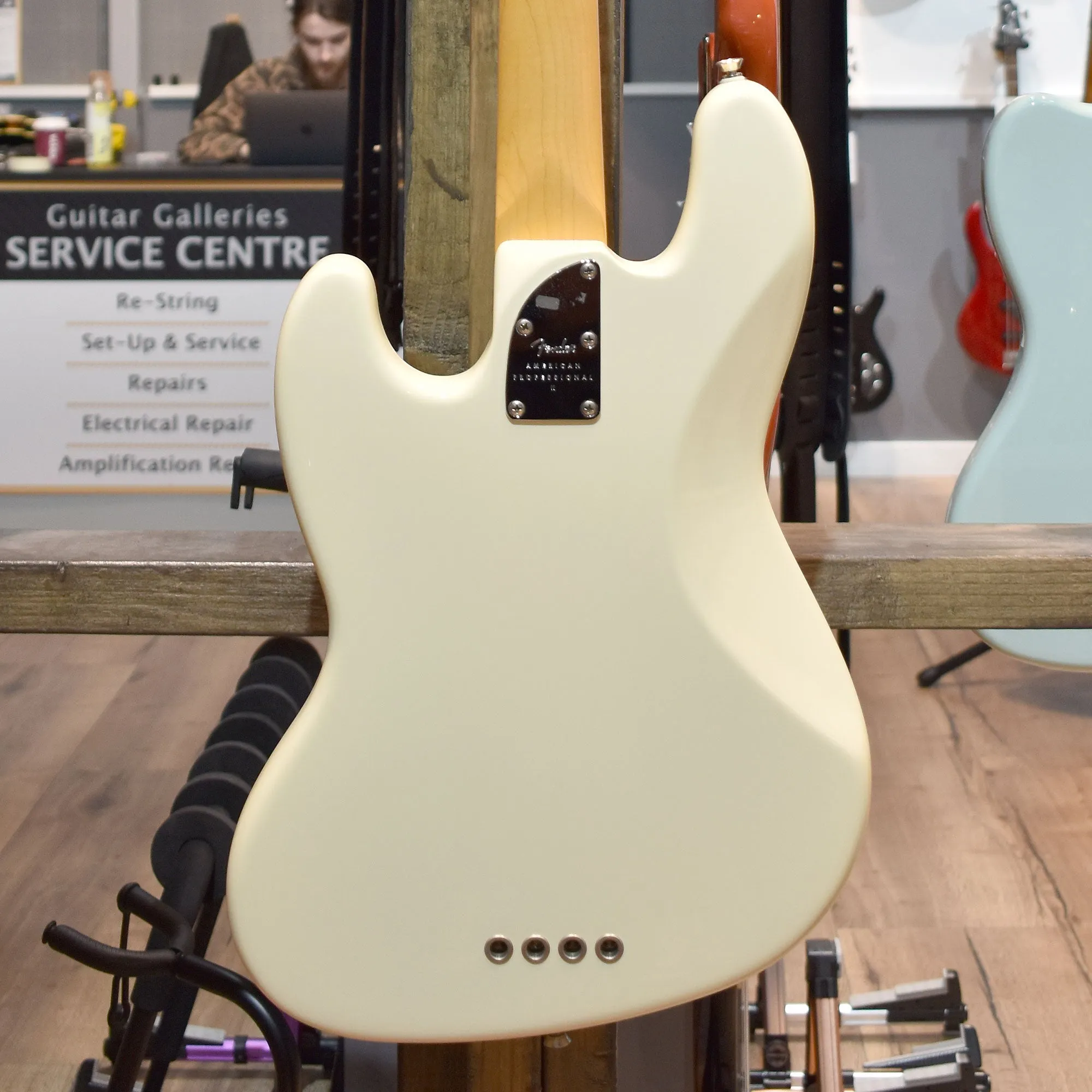 Fender American Professional II Jazz Bass Olympic White w/Hard Case (Pre-Owned)