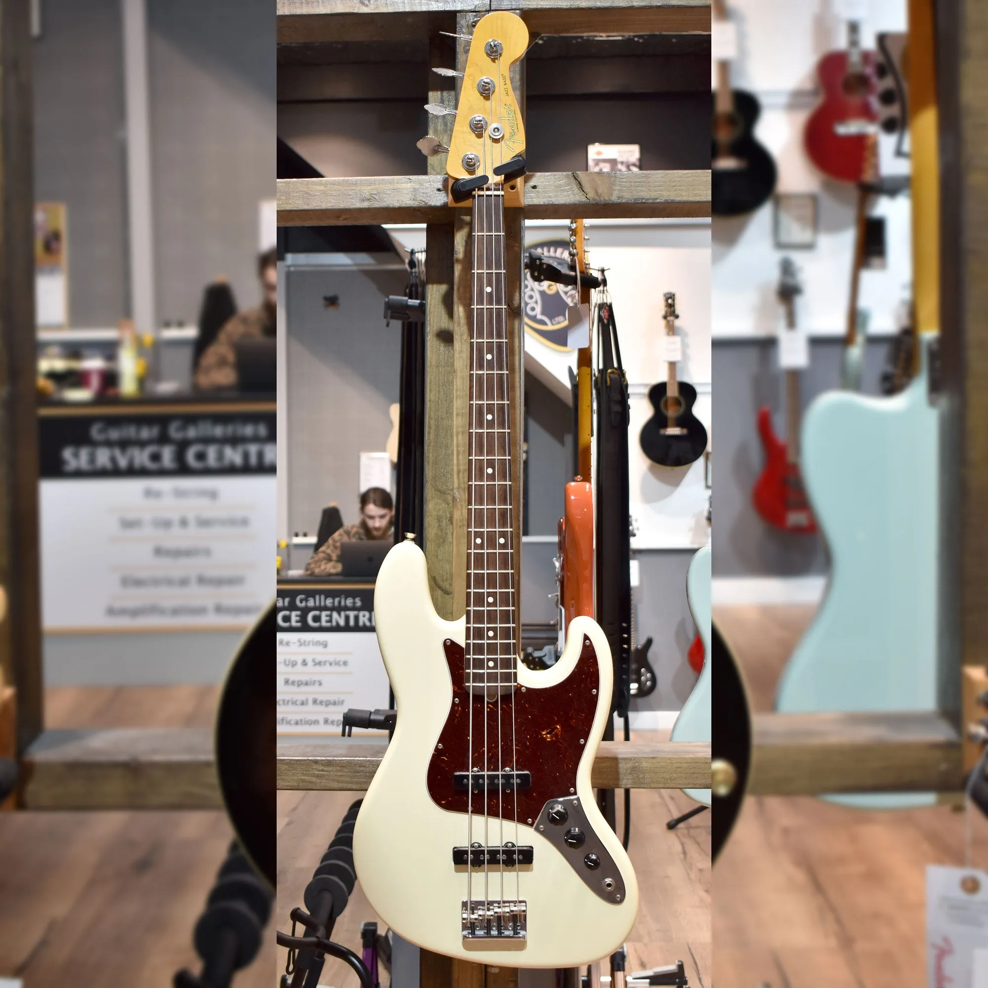 Fender American Professional II Jazz Bass Olympic White w/Hard Case (Pre-Owned)