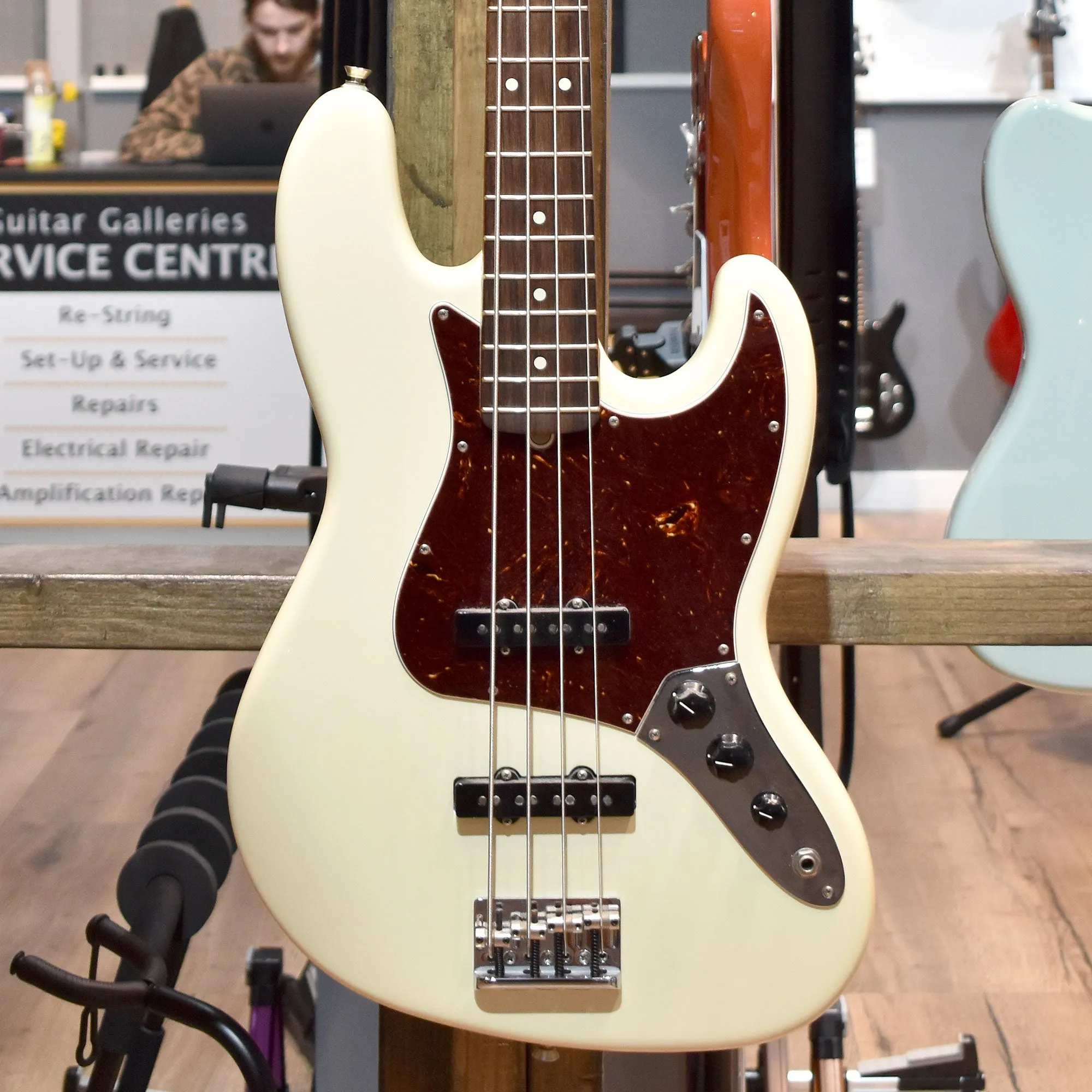 Fender American Professional II Jazz Bass Olympic White w/Hard Case (Pre-Owned)