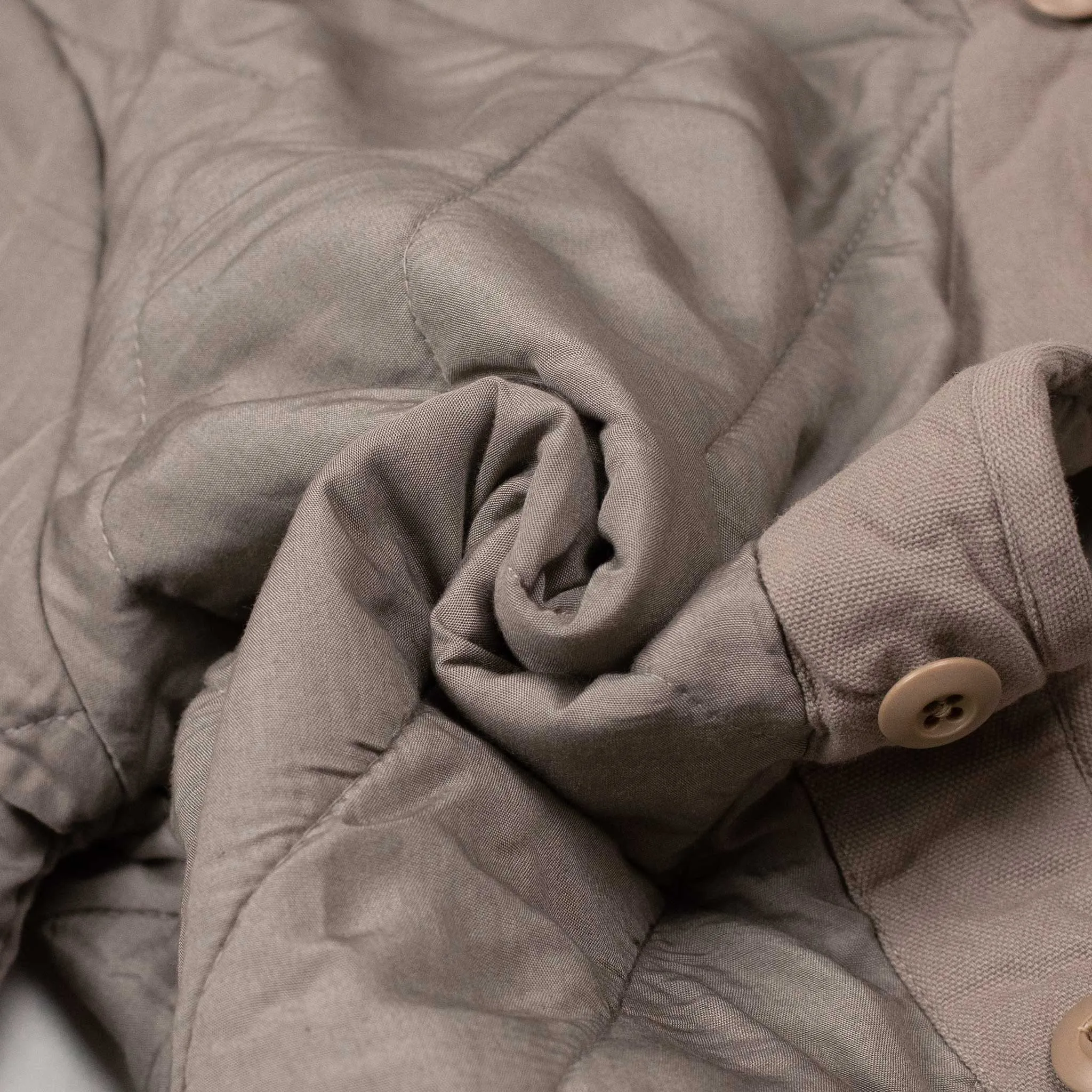 Liner jacket in steel grey zig zag quilted tencel