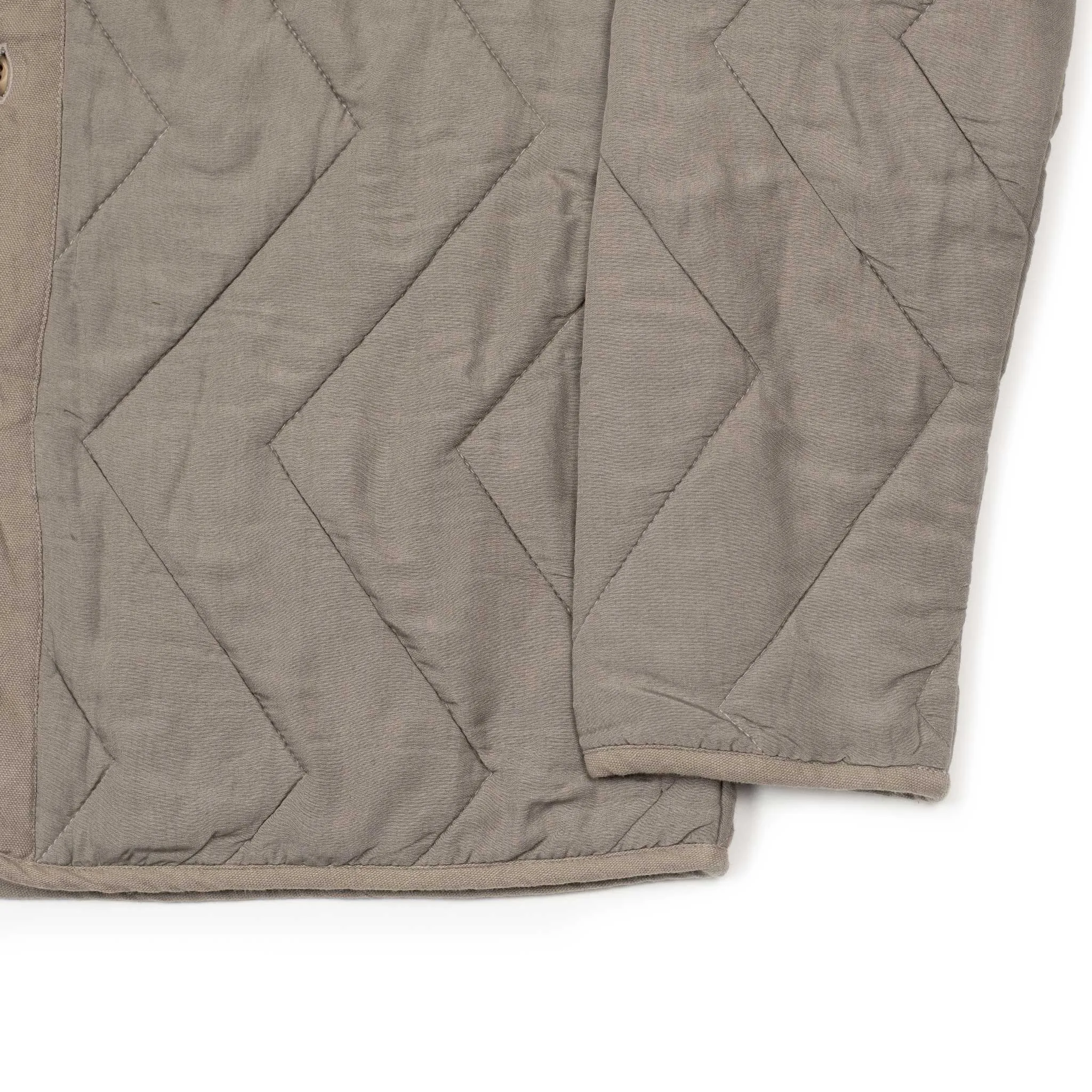 Liner jacket in steel grey zig zag quilted tencel