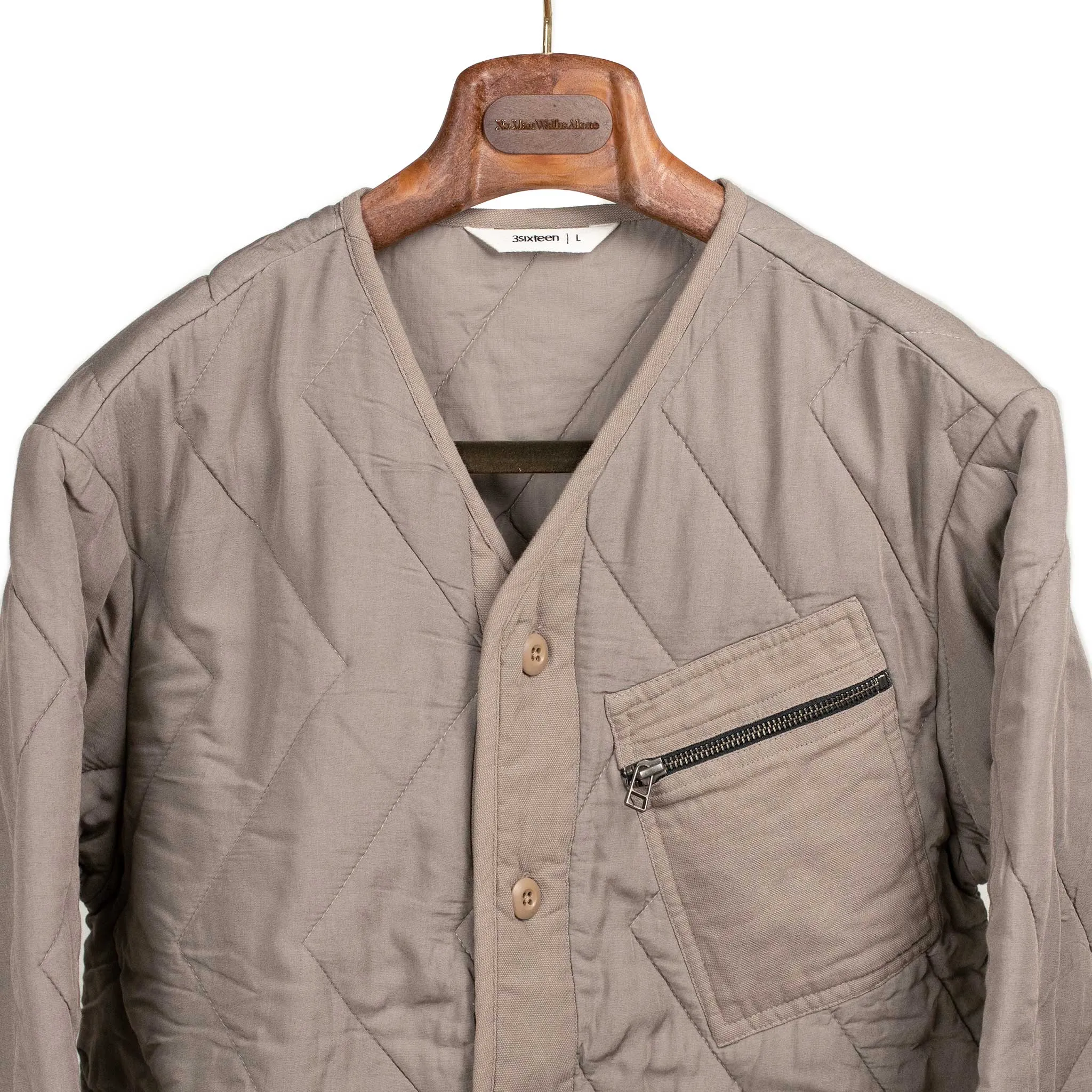 Liner jacket in steel grey zig zag quilted tencel