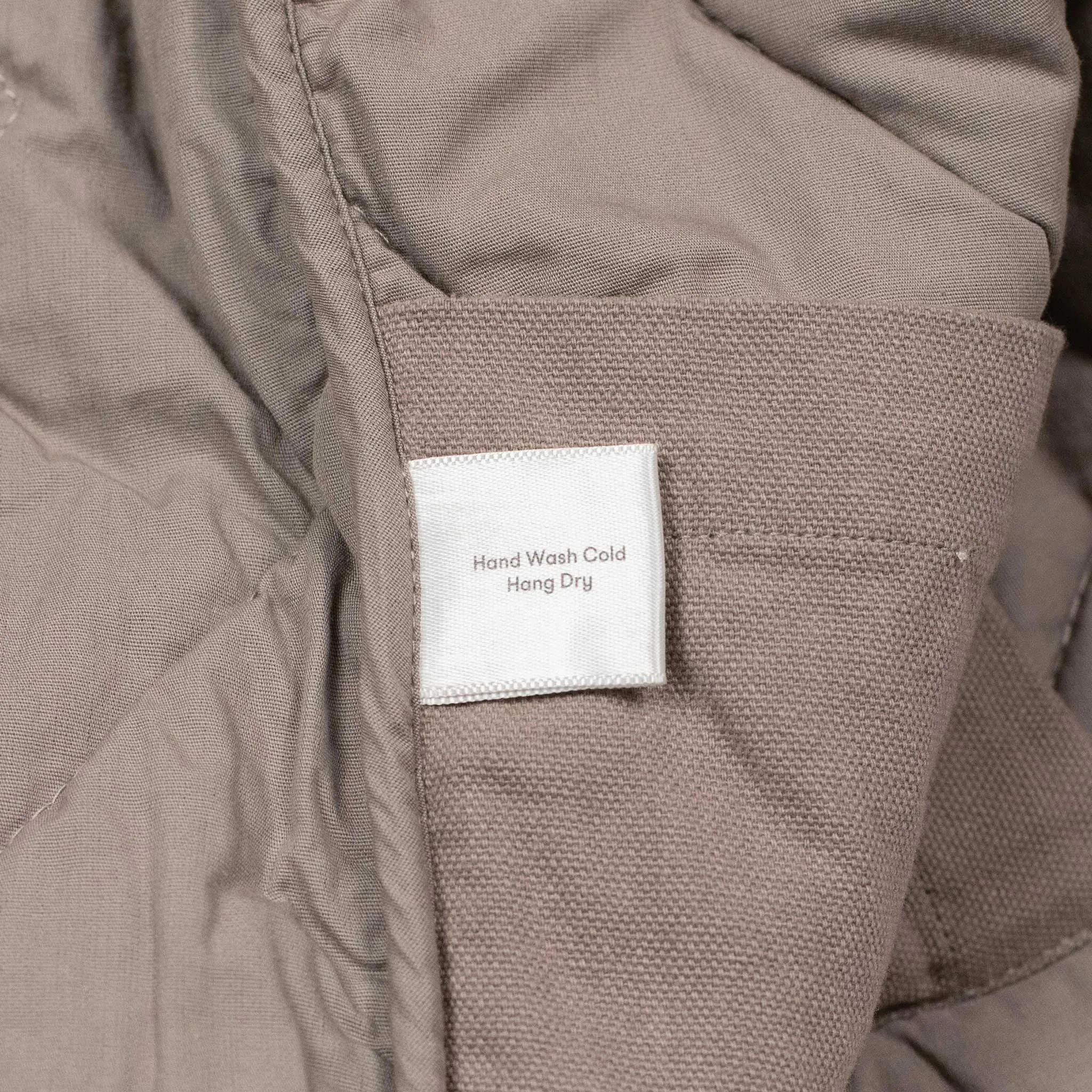 Liner jacket in steel grey zig zag quilted tencel
