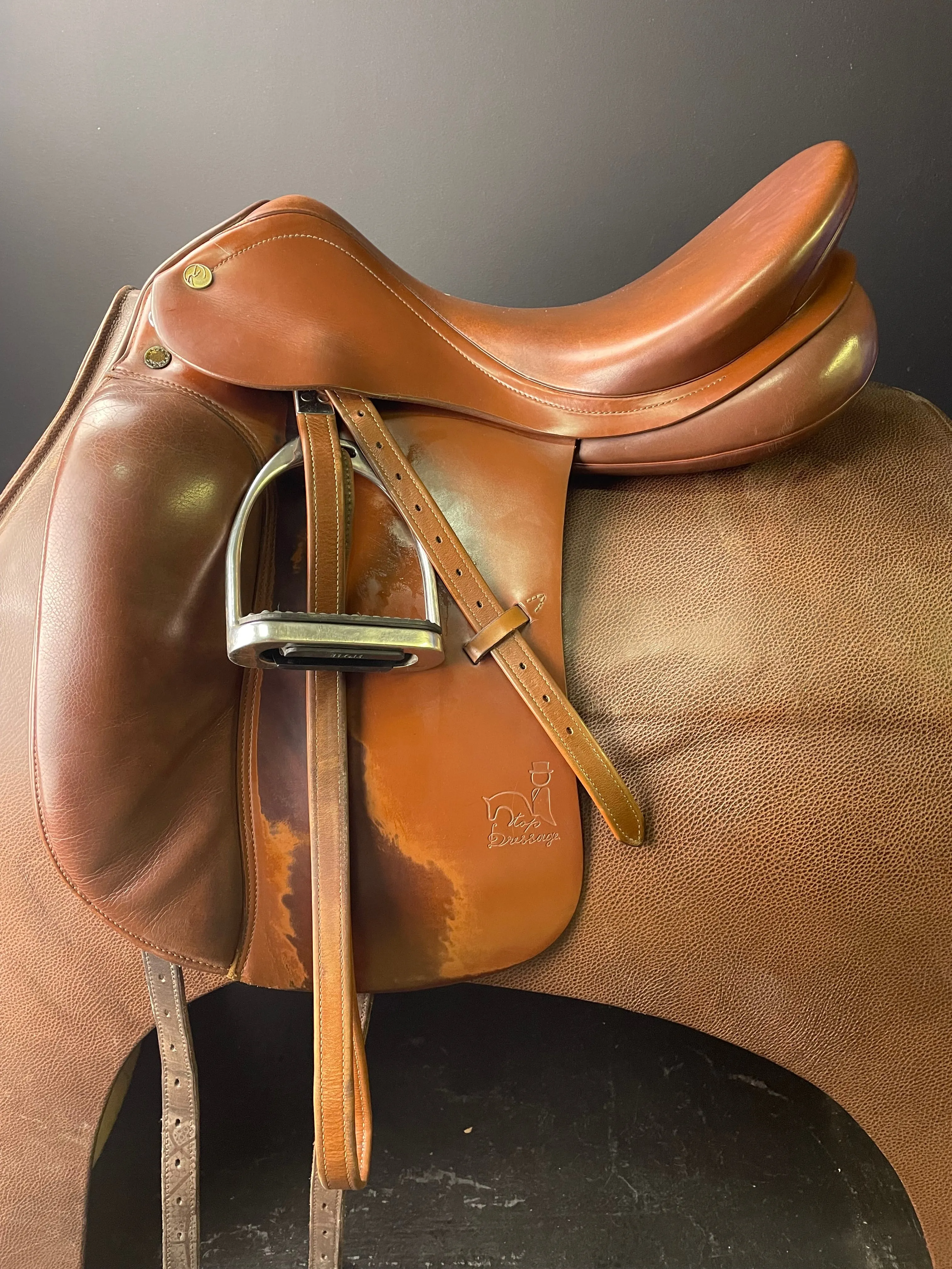 Prestige Dressage Saddle 17.5" ID:2068N
