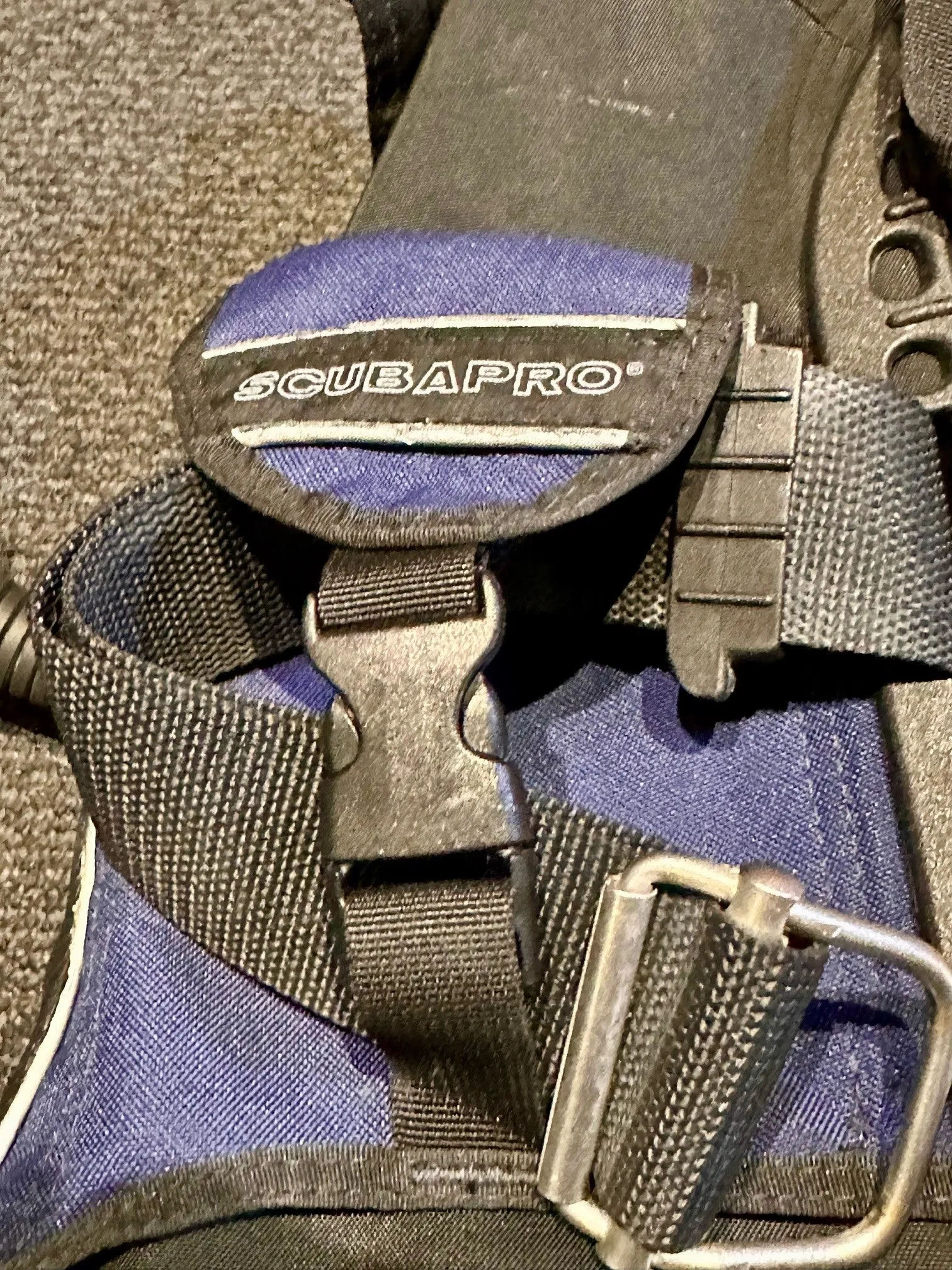 Scubapro Bella BCD with Air 2 - Women Size XS - Pre-owned