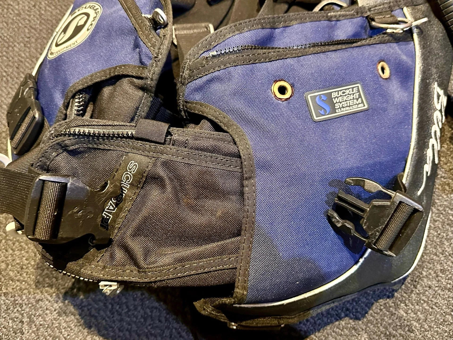 Scubapro Bella BCD with Air 2 - Women Size XS - Pre-owned